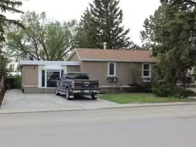 605 Rogers Avenue, Picture Butte, AB, T0K 1V0 house for sale.