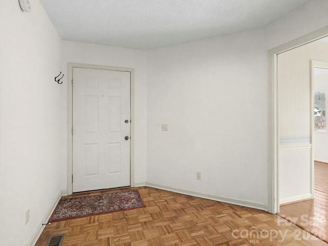 605 Red Oak Drive