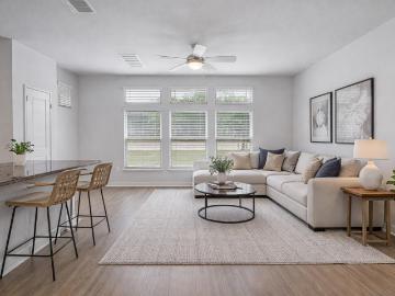 605 W South St # 32