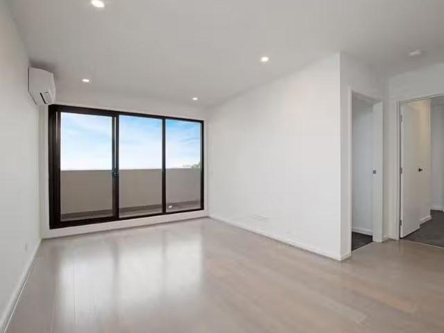 606/4 8 Breese Street, BRUNSWICK, VIC 3056 House for Rent