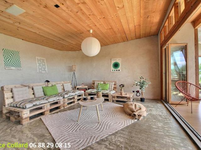 60680 GRANDFRESNOY A l'Ouest de Compiègne Maison de plain pied, autonome