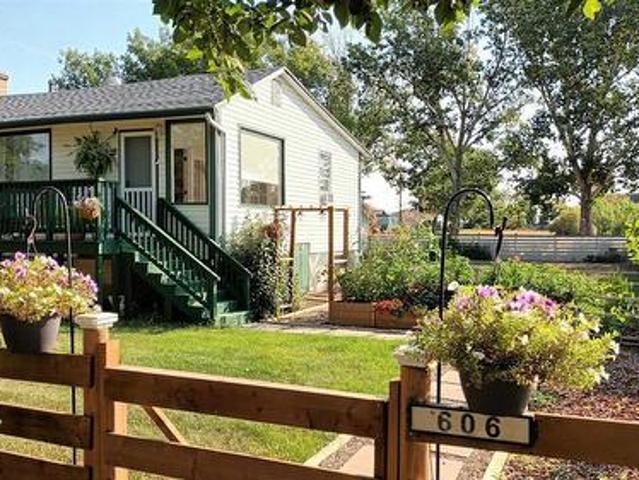 606 4 Street, Bassano, AB, T0J 0B0 house for sale | Listing ID A2332 | Royal LePage