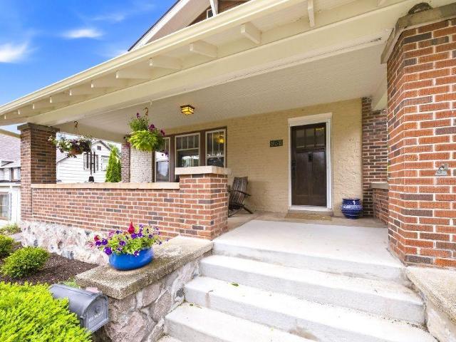 606 Doty Street