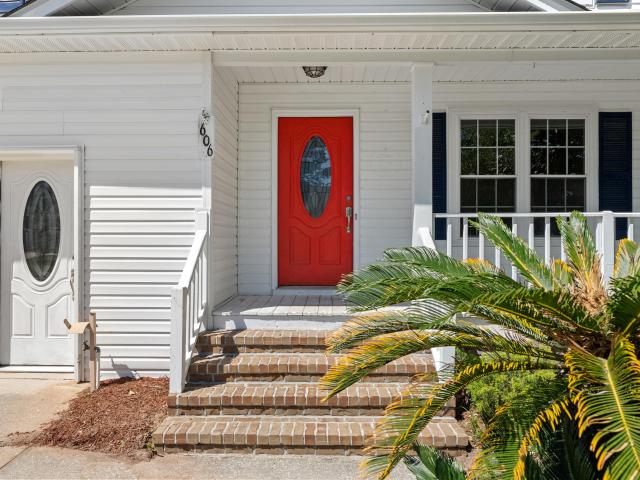 606 Dolphin Drive