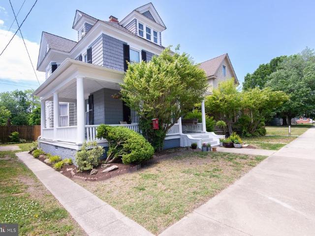606 Locust Street