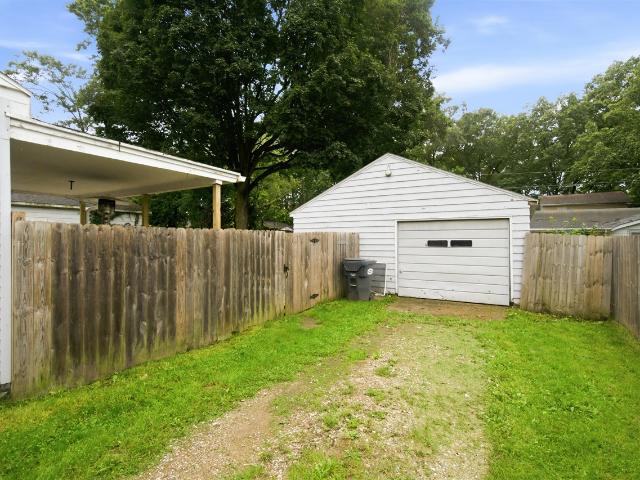 606 Lake Boulevard