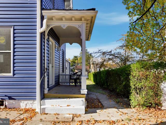 606 Market St