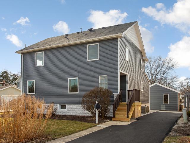 606 S York St, Elmhurst, IL 60126 | MLS #12618