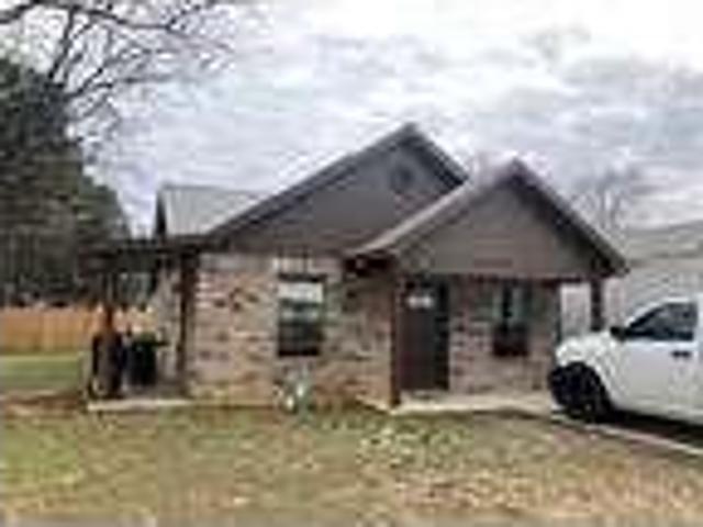 606 Reeves Street Collinsville Texas 76233