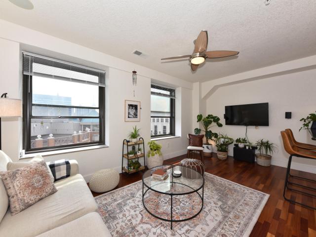 606 W Wisconsin Ave, Unit 405