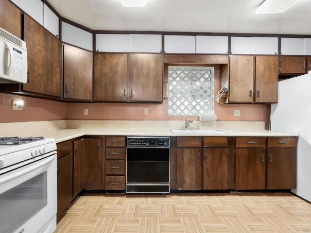 606 Tangerine Dr