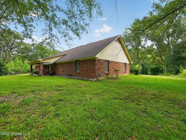 6077 N Mcraven Road