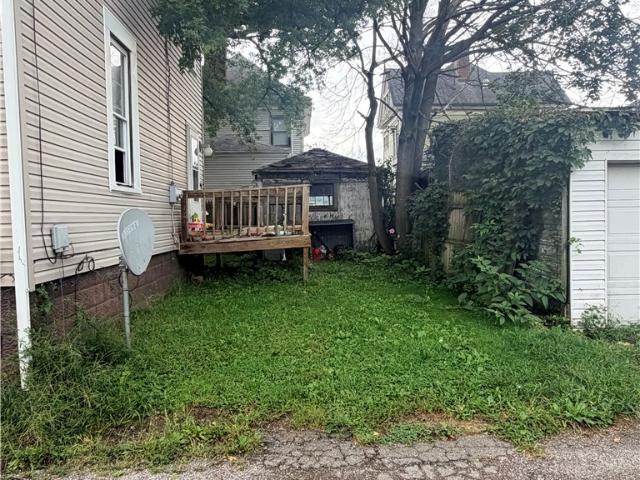 607 Adams Street