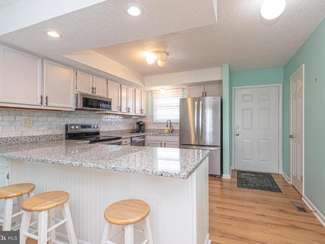 607 Bayshore Court # 2
