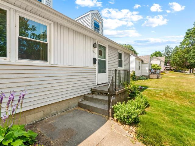 607 E 5th Street