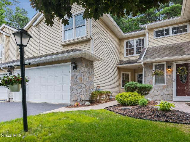 607 Highwood Circle