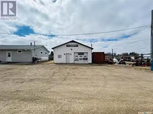 607 North Front Street, Moosomin, SK, S0G 3N0 commercial for.