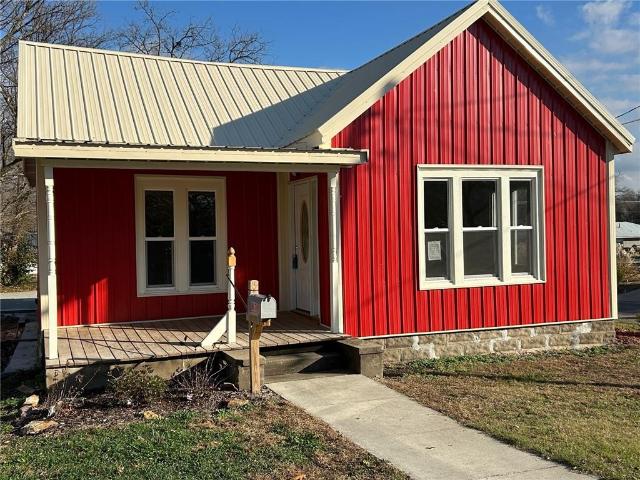 607 S Pine St, Holden, MO 64040 | MLS #2589
