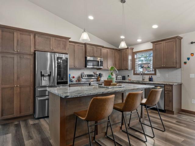 607 W 5TH Street