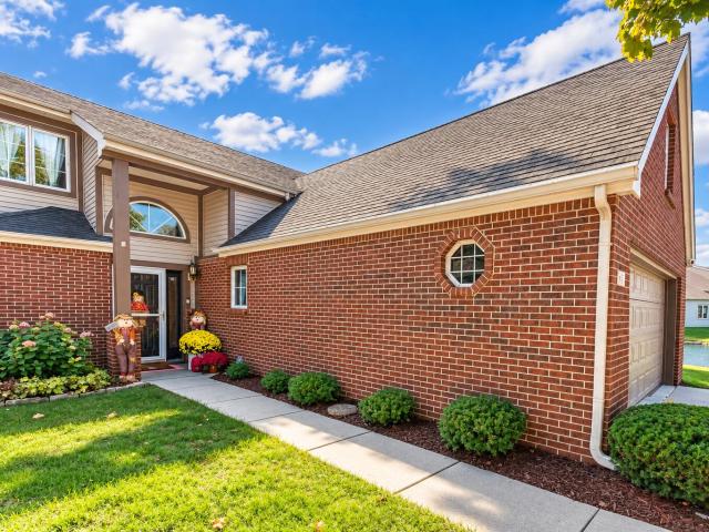 607 W 93rd Court