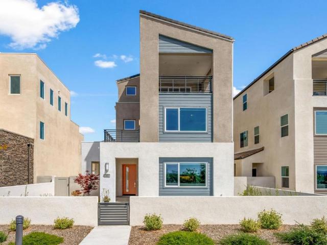 608 Chinon