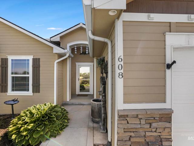 608 Braden Ct