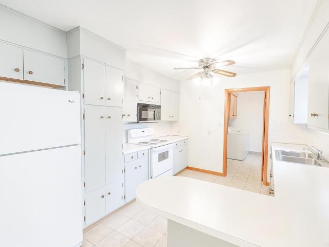 608 Broadmoor