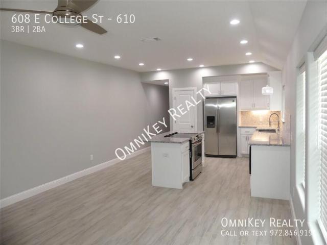 608 E College St, 3 beds, 2 full baths