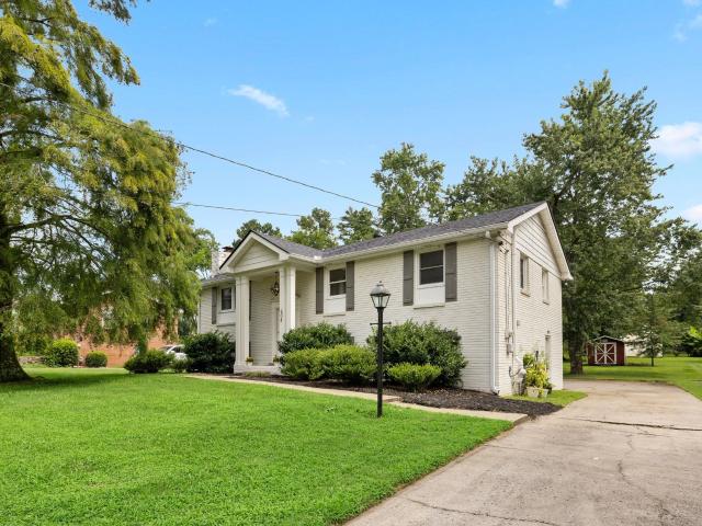 608 Harpeth Pkwy E
