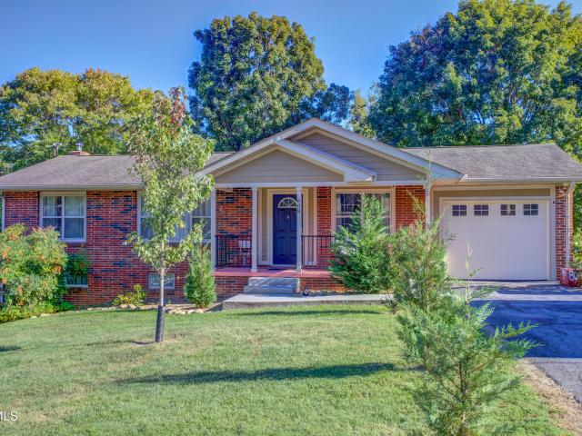 608 Pine Ridge Road