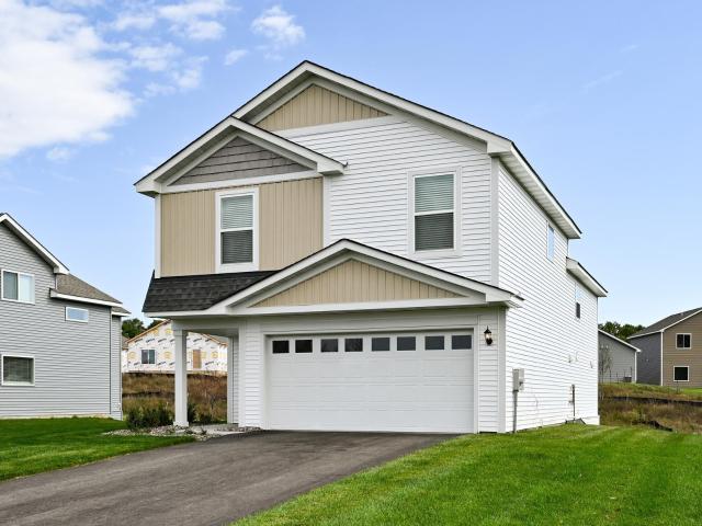 608 Redwood Loop N