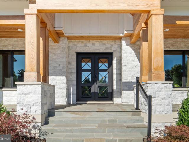 608 Walker Rd, Great Falls, VA 22066 | MLS #VAFX2305