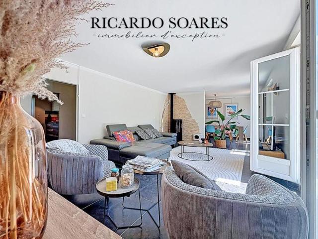 60940 CINQUEUX MAISON DE CHARME 150m² / 4 CHAMBRES / MAGINIFQUE PISCINE / JARDIN 1488m²