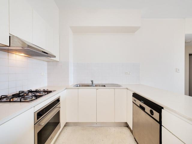 609/49 53 Regent Street, Chippendale | Village Property