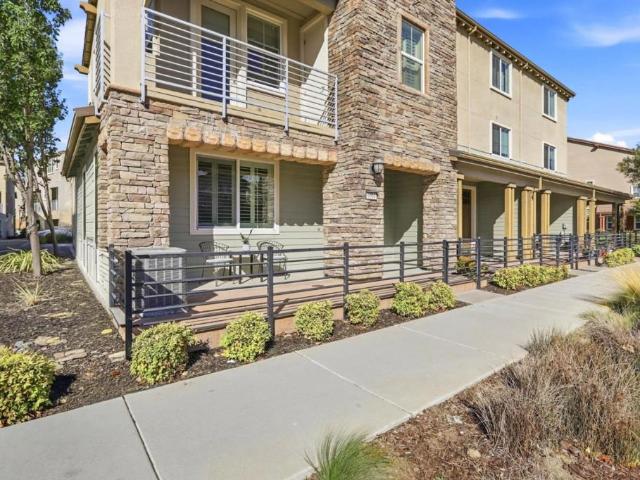 6094 Charlotte Drive