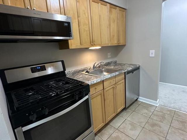 6091 Majors Lane # 11