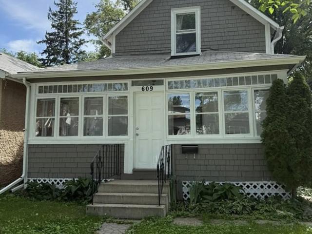 609 29th Street West, Saskatoon Single Family Home | 4 Bedrooms | 1 Bathroom 609 29th Street West, Saskatoon Single Family Home | 4 Bedrooms | 1 Bathroom House for Rent