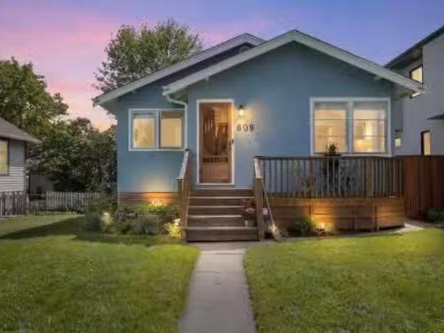 609 9 Avenue Ne, Calgary, AB, T2E 0W4 house for sale Listin.