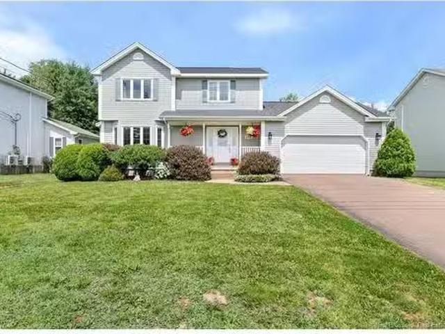 609 Clarence Cormier St, Dieppe, NB, E1A 6X5 house for sale.