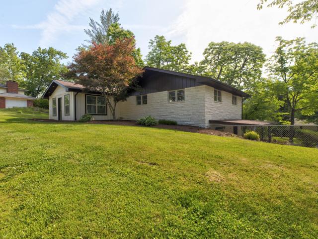 609 Crestview Lane