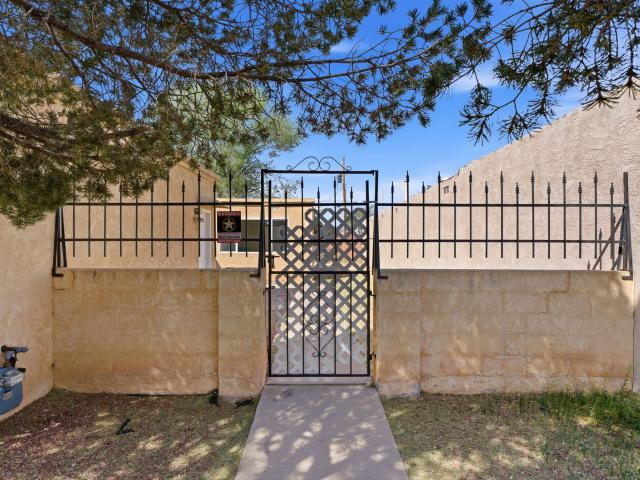 609 Alvarado Drive SE