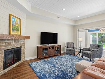 609 breaker cove drive
