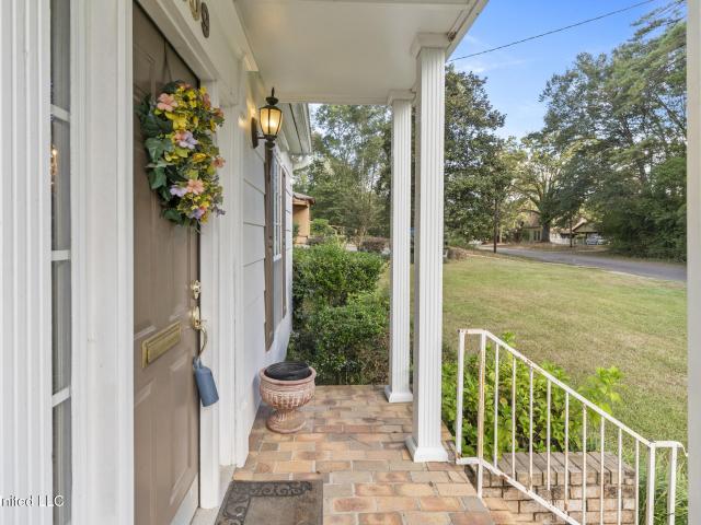 609 Dabbs Street