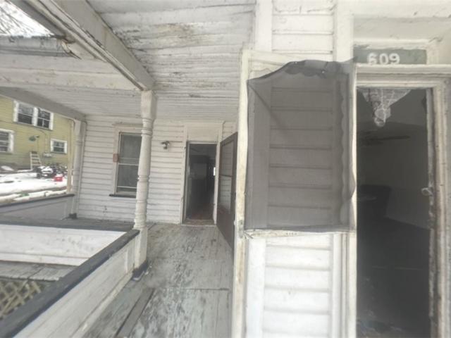 609 E 4th St
