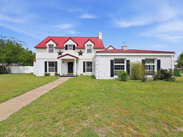 609 E Main St, Hamilton, TX 76531