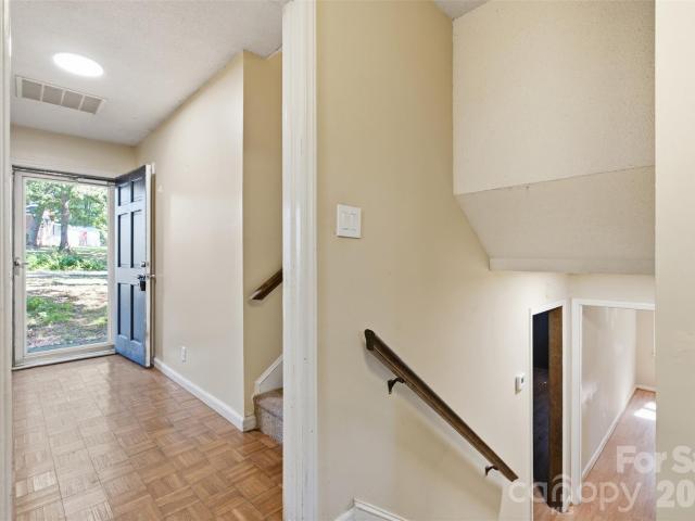 609 Old Farm Road