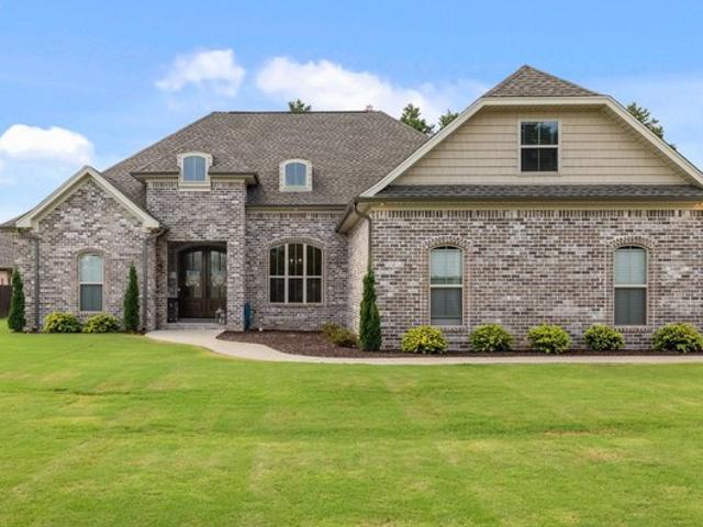 609 S Commons St W, Tuscumbia, AL 35674