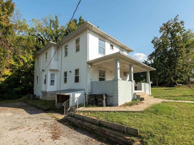 609 S Poplar Street