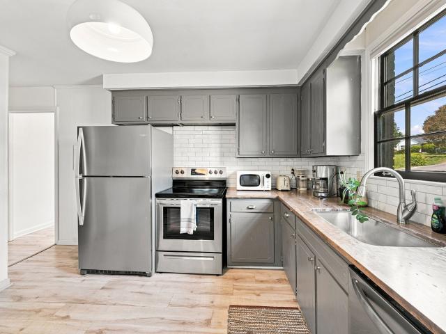 609 Rosebank Ave # C and D