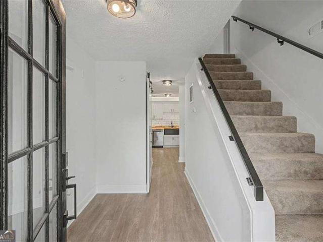 609 Woodknoll Court